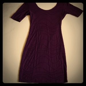 Sexy bodycon dress with ridged pattern - Size S